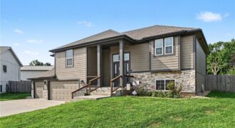 1401 NE 182nd Street, Smithville, MO 64089
