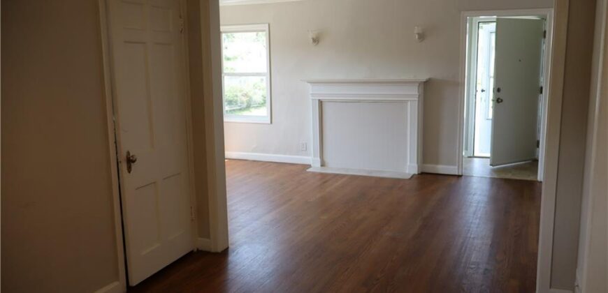 403 NE 41st Street, Kansas City, MO 64116