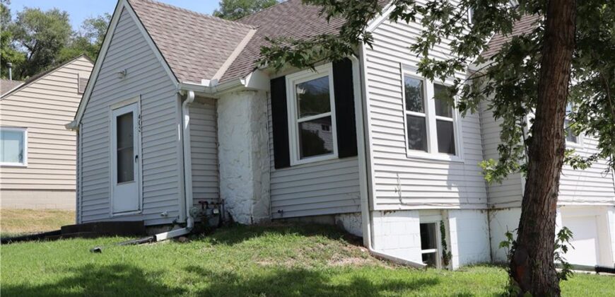 403 NE 41st Street, Kansas City, MO 64116