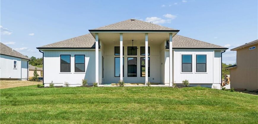 5782 NW Black Oak Court, Parkville, MO 64152