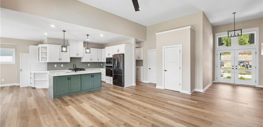 5782 NW Black Oak Court, Parkville, MO 64152