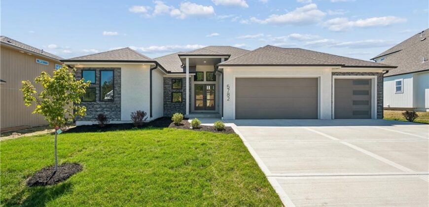 5782 NW Black Oak Court, Parkville, MO 64152