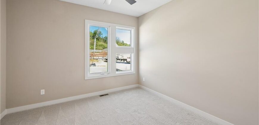 5782 NW Black Oak Court, Parkville, MO 64152