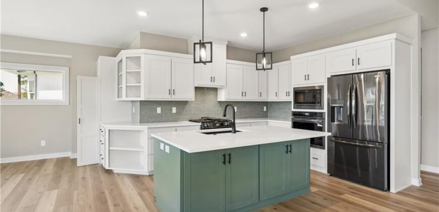 5782 NW Black Oak Court, Parkville, MO 64152