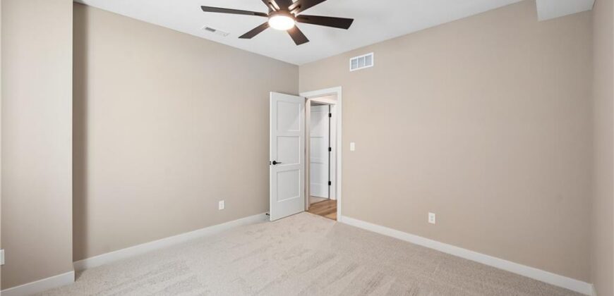 5782 NW Black Oak Court, Parkville, MO 64152