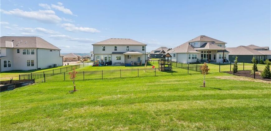 5782 NW Black Oak Court, Parkville, MO 64152