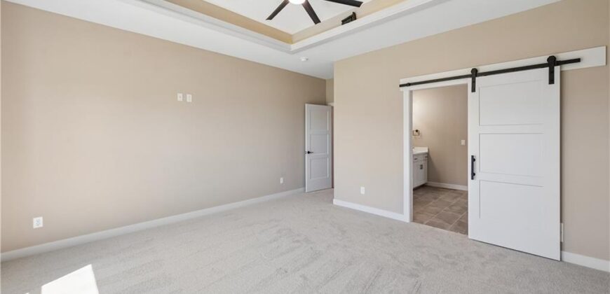 5782 NW Black Oak Court, Parkville, MO 64152