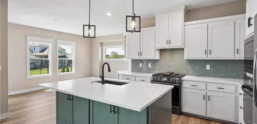5782 NW Black Oak Court, Parkville, MO 64152