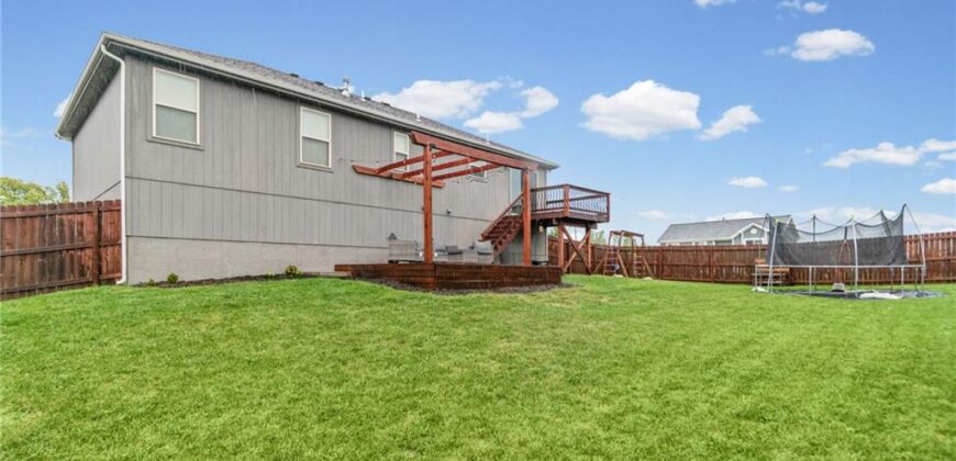 19304 Switchgrass Court, Smithville, MO 64089