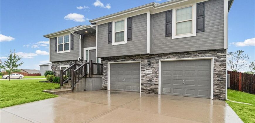 19304 Switchgrass Court, Smithville, MO 64089