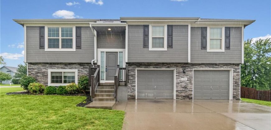 19304 Switchgrass Court, Smithville, MO 64089