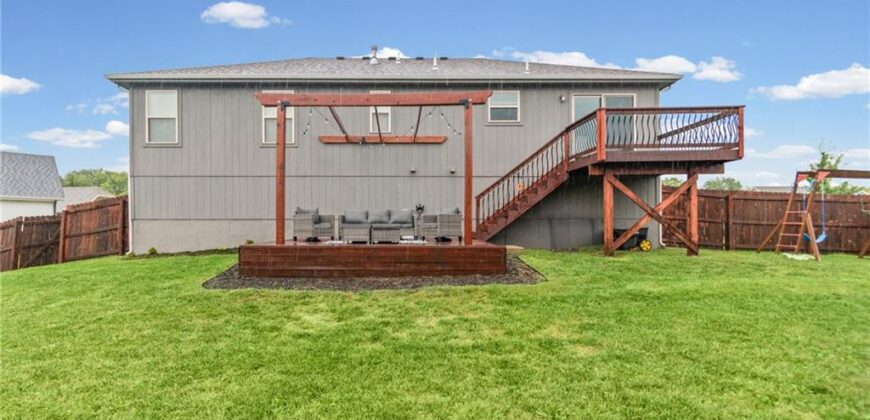 19304 Switchgrass Court, Smithville, MO 64089