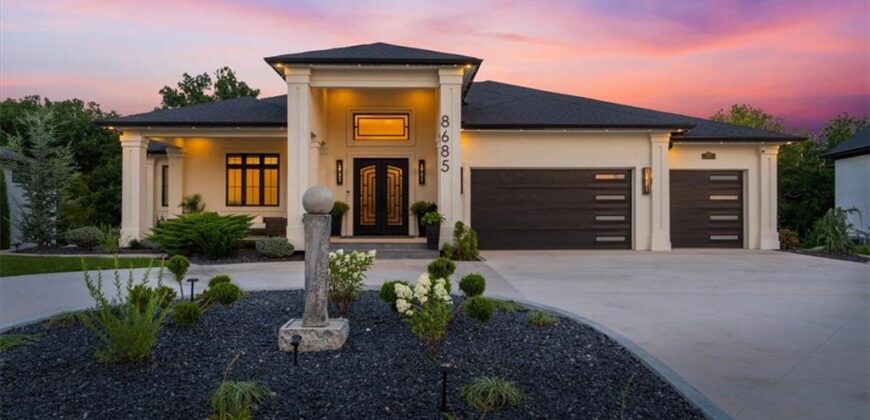 8685 NE Shoal Creek Valley Drive, Kansas City, MO 64157