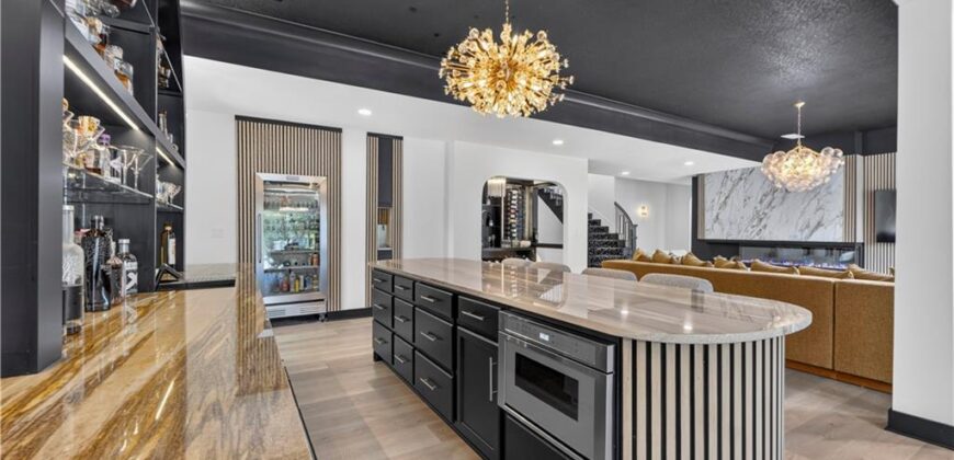8685 NE Shoal Creek Valley Drive, Kansas City, MO 64157