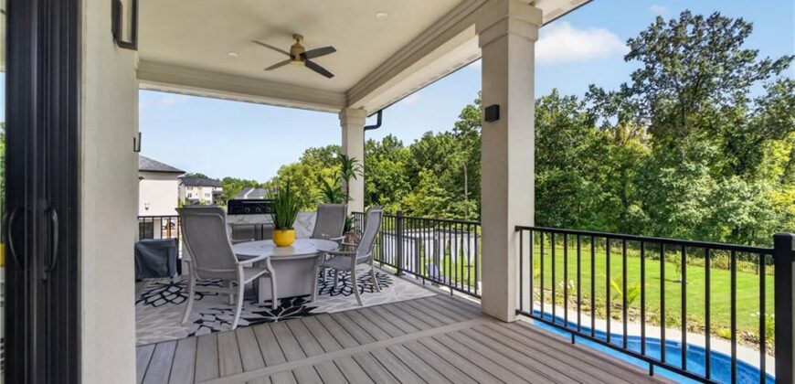 8685 NE Shoal Creek Valley Drive, Kansas City, MO 64157