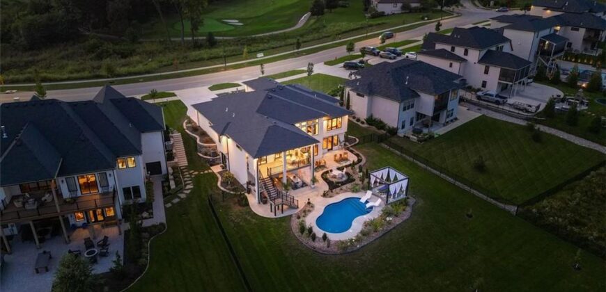 8685 NE Shoal Creek Valley Drive, Kansas City, MO 64157