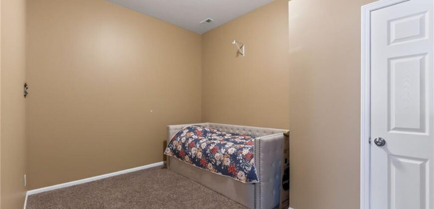 1037 Fox Run Terrace, Liberty, MO 64068