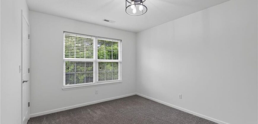 1037 Fox Run Terrace, Liberty, MO 64068