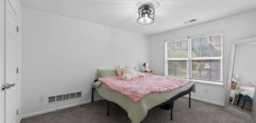 1037 Fox Run Terrace, Liberty, MO 64068