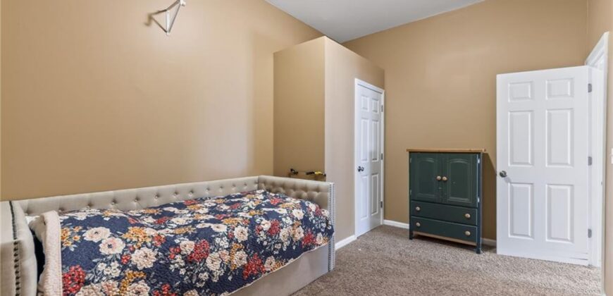 1037 Fox Run Terrace, Liberty, MO 64068