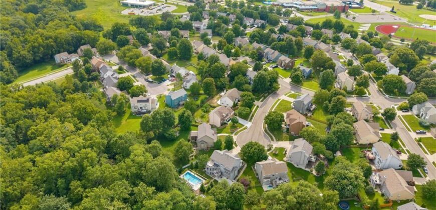 1037 Fox Run Terrace, Liberty, MO 64068