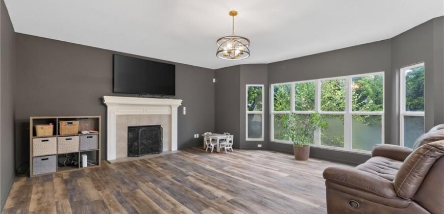 1037 Fox Run Terrace, Liberty, MO 64068