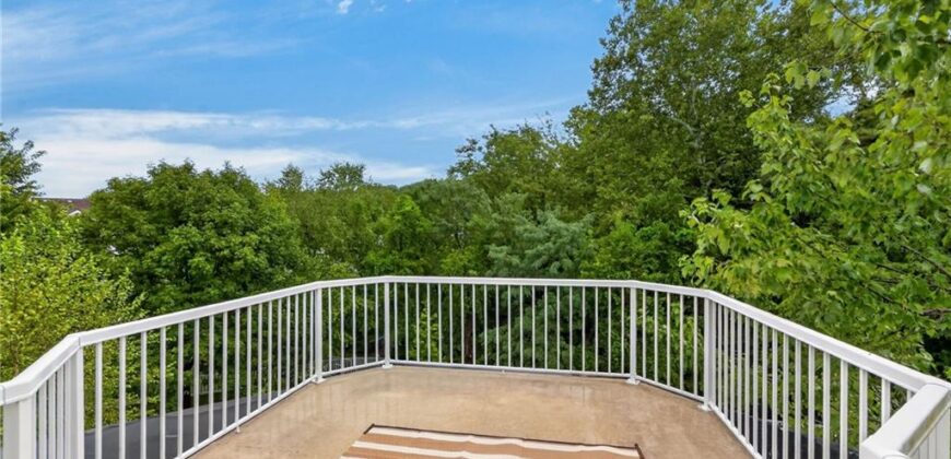 1037 Fox Run Terrace, Liberty, MO 64068