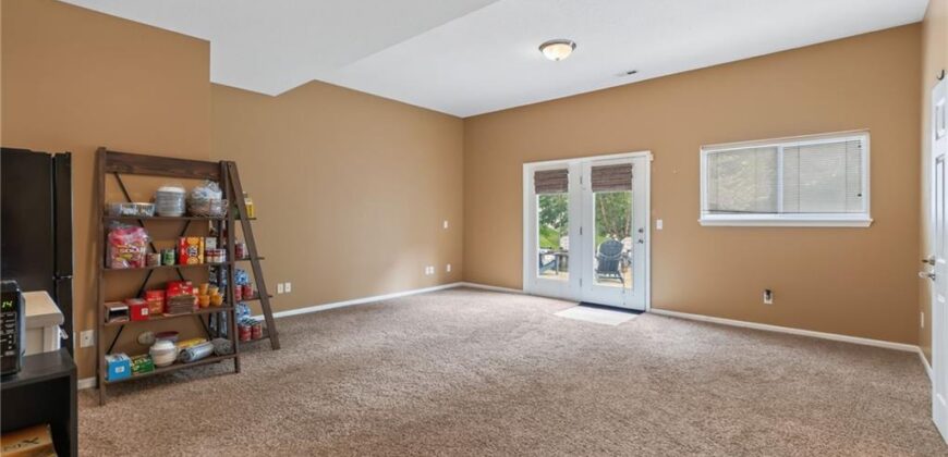 1037 Fox Run Terrace, Liberty, MO 64068