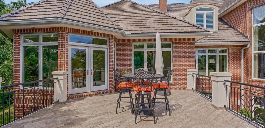 6006 Westshore Court, Kansas City, MO 64152