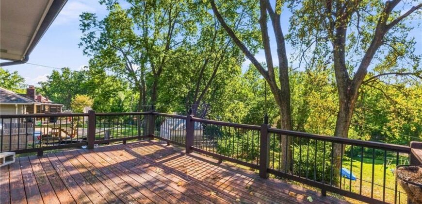 6830 NW Cross Road, Parkville, MO 64152