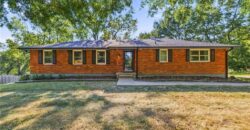 6830 NW Cross Road, Parkville, MO 64152