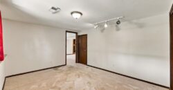 6830 NW Cross Road, Parkville, MO 64152