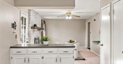 6830 NW Cross Road, Parkville, MO 64152