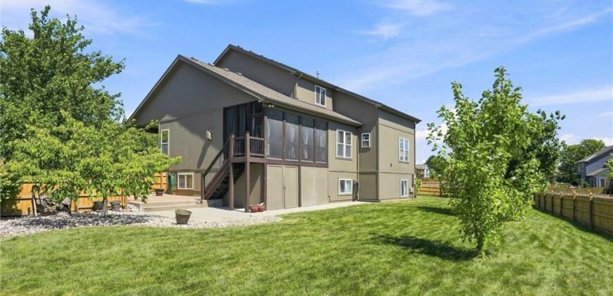 11211 N Richmond Court, Kansas City, MO 64157
