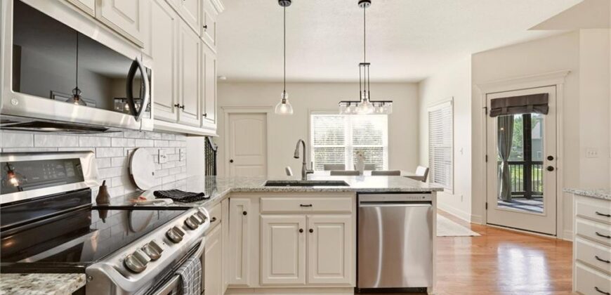 11211 N Richmond Court, Kansas City, MO 64157