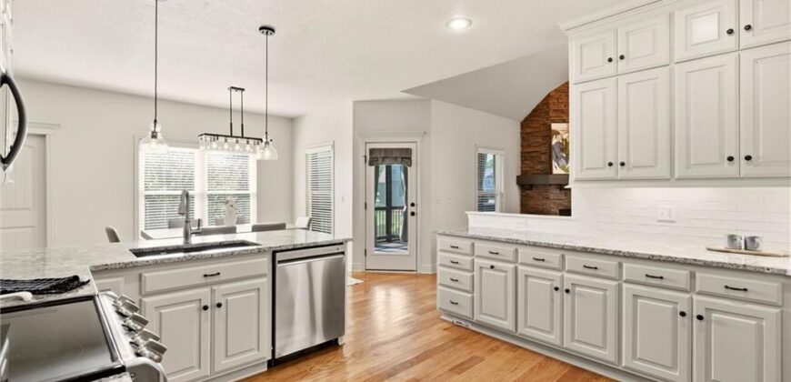 11211 N Richmond Court, Kansas City, MO 64157