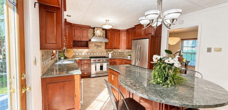 6112 N Strathbury Avenue, Kansas City, MO 64151