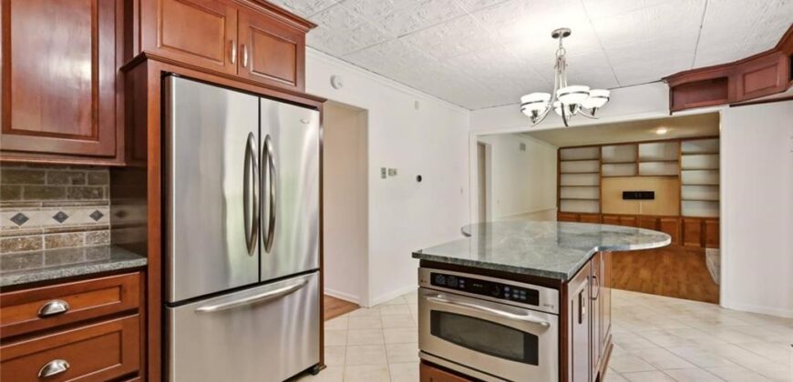 6112 N Strathbury Avenue, Kansas City, MO 64151