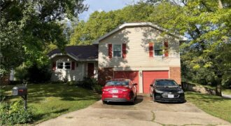 6732 NW Hidden Valley Road, Parkville, MO 64152