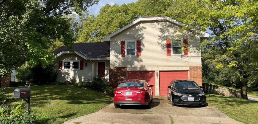 6732 NW Hidden Valley Road, Parkville, MO 64152