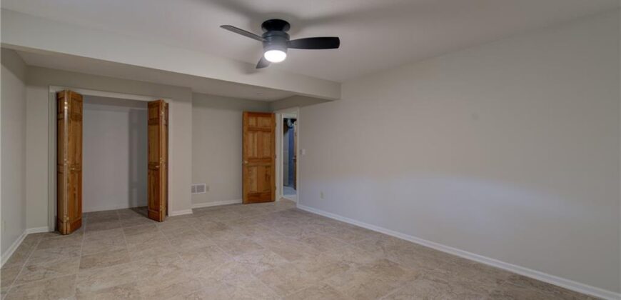 9304 NW 79th Street, Weatherby Lake, MO 64152