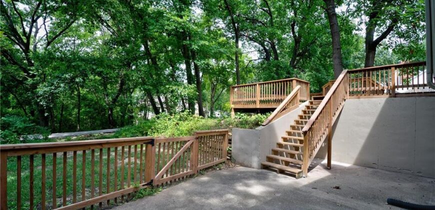 9304 NW 79th Street, Weatherby Lake, MO 64152