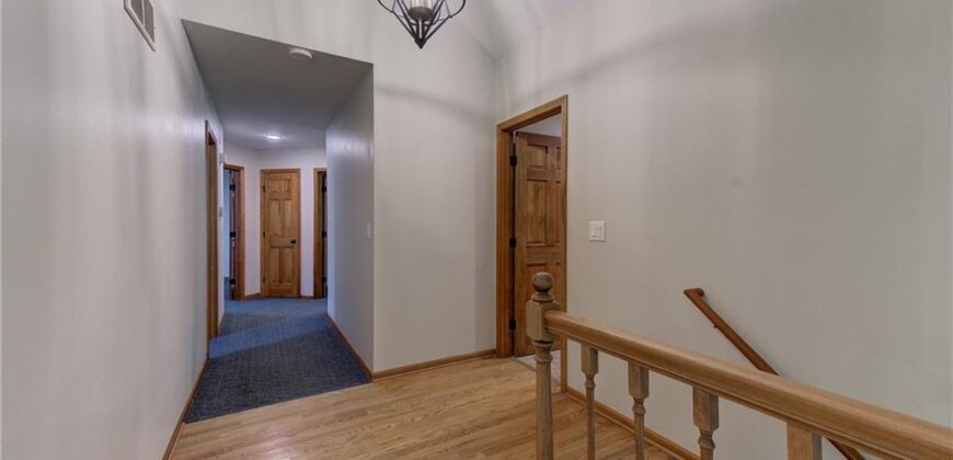 9304 NW 79th Street, Weatherby Lake, MO 64152
