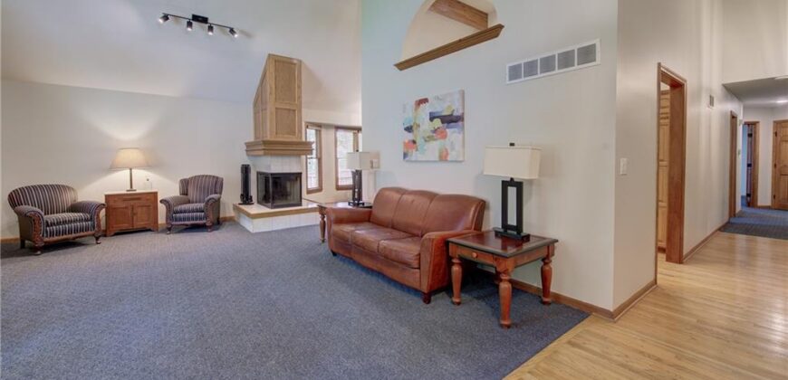 9304 NW 79th Street, Weatherby Lake, MO 64152