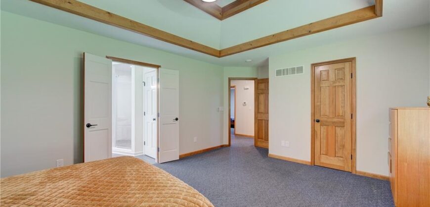 9304 NW 79th Street, Weatherby Lake, MO 64152
