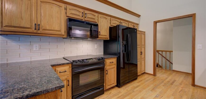 9304 NW 79th Street, Weatherby Lake, MO 64152