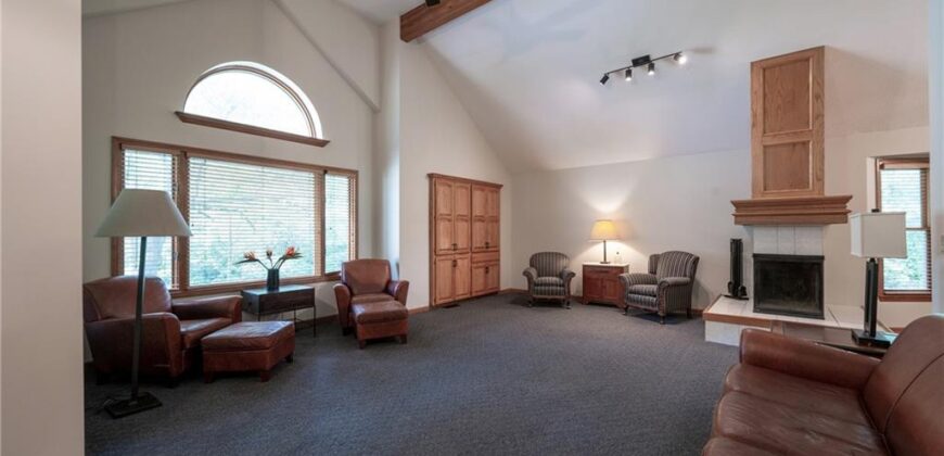 9304 NW 79th Street, Weatherby Lake, MO 64152