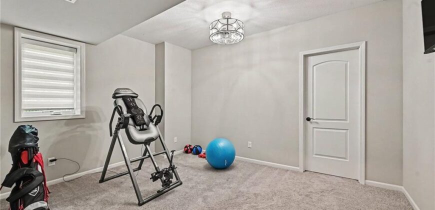 5507 NW 111th Place, Kansas City, MO 64154