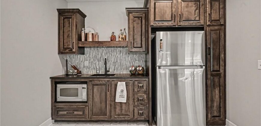 5507 NW 111th Place, Kansas City, MO 64154