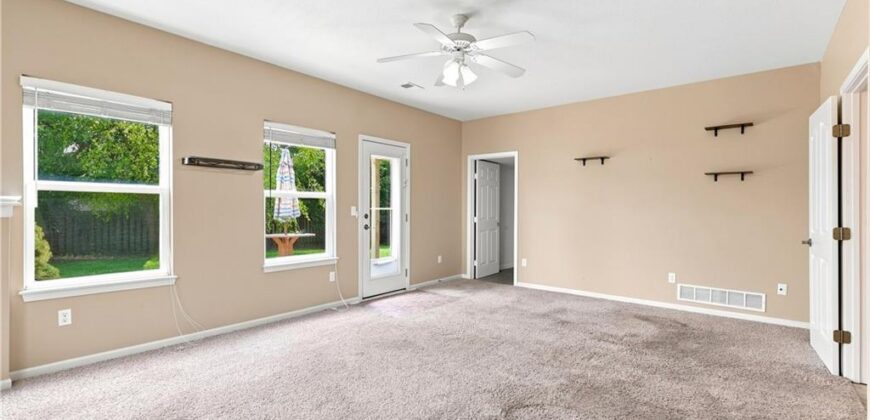 14613 Wicklow Street, Smithville, MO 64089
